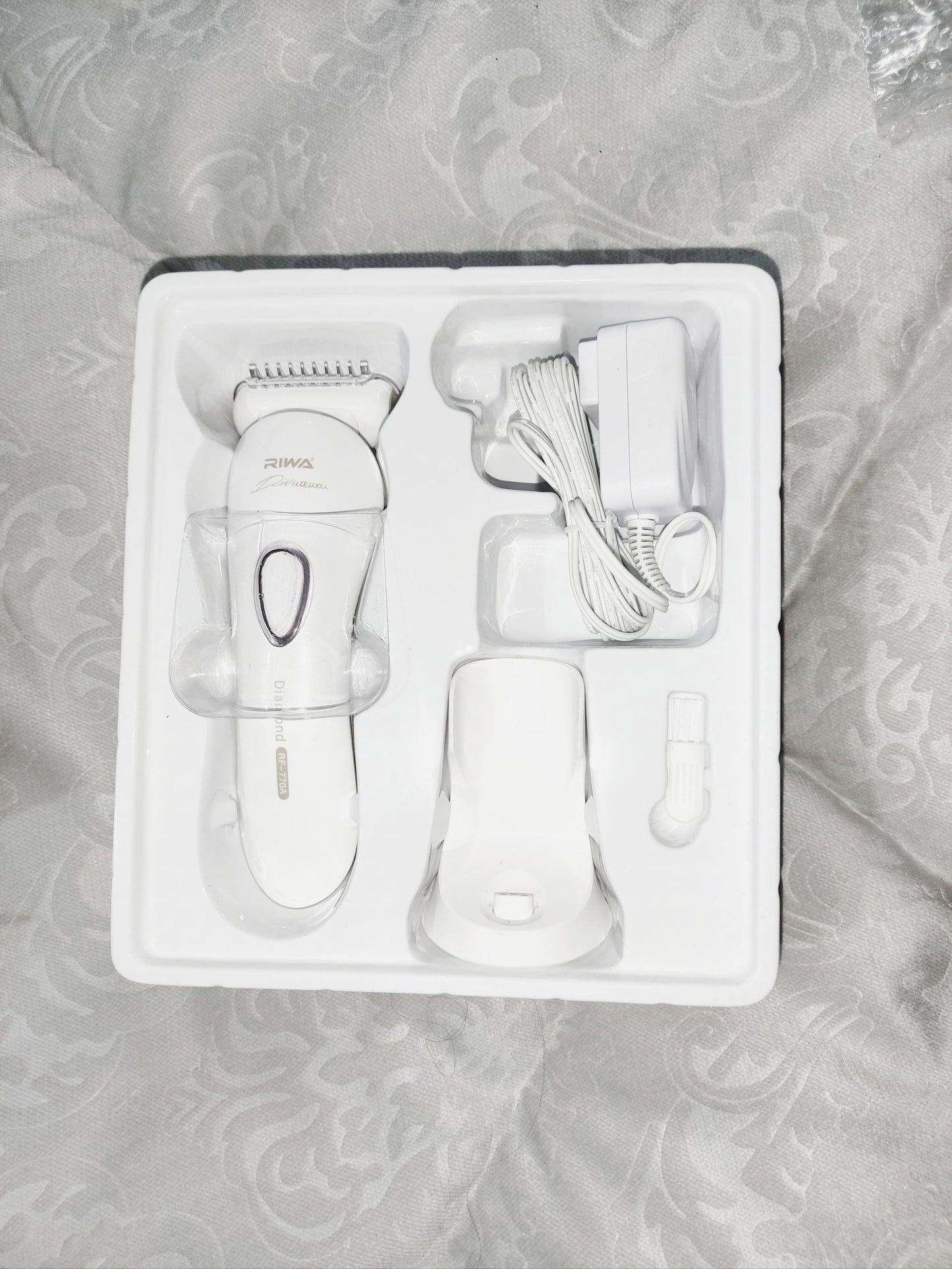 Rechargeable Hair & Body Shaver – Unisex Grooming Essential